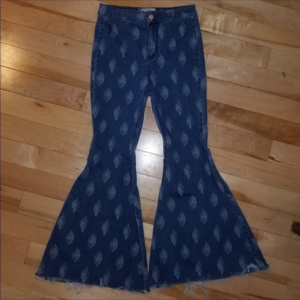 Free People printed Flare Jeans size 29